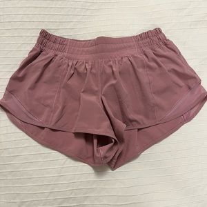 Lululemon Hotty Hot Shorts, Sz 6, 2.5” Copper Coil - LIKE NEW!